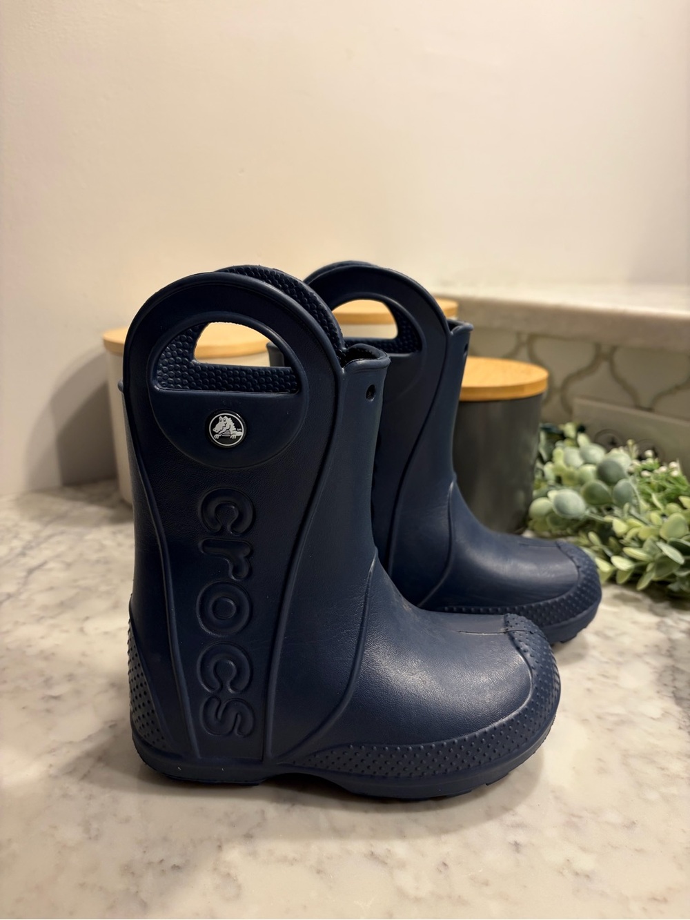 Crocs Kids Handle It Rain Boots in Navy Blue, toddler size 10 (C10)